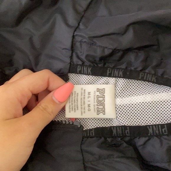 Victoria’s Secret PINK windbreaker - Picture 3 of 3